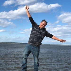 Meet your Posher, Max